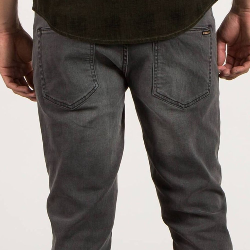 VOLCOM 2X4 SKINNY FIT JEANS - COOL GREY